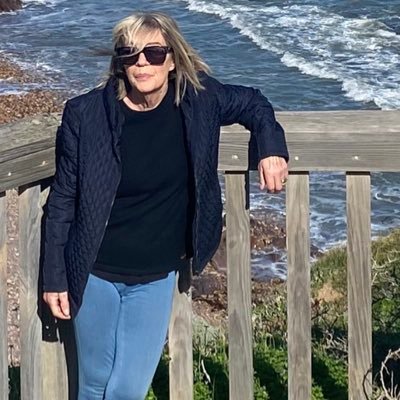 Live in Penneshaw Kangaroo Island , Labor , music, physics and gardening ,exercise to keep fit , atheist, fuck the LNP , fuck Murdoch , sweary MFW fuck yeah 🥂