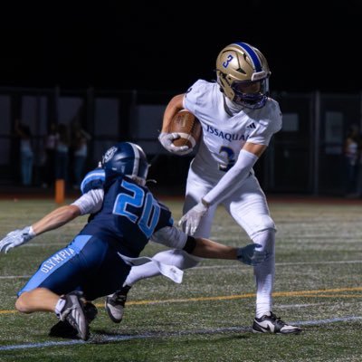 chaseh5000's profile picture. fsp ~ issaquah highschool ~ c/o 2026 ~ cb/wr ~ 5’11 ~ 160 ~ 215 bench ~ 405x3 squat ~ 34.5 inch vertical ~ head coach: @CoachJoshuazb