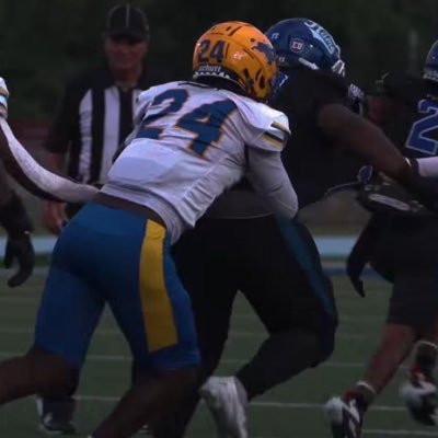 adyn982's profile picture. |Football | DE | 6’0|Class of 2028 |3.5 gpa | | young audience charter school | adyn.lemieux@yahoo.com