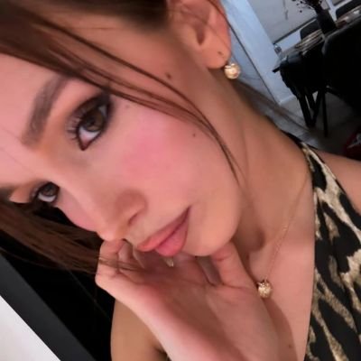 ozzzcharlie's profile picture. 