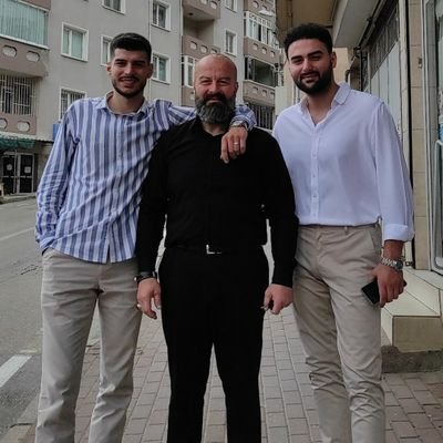 Her fırtınanın sonu yağmur,her aşkın sonu hüsran olur sanma,Yürü sen,Sus ve Dinle Göreceksin...
(Allahiçin:Sev,Koş,Affet,Dua et,Hizmet et, Yardım et Sabret....)