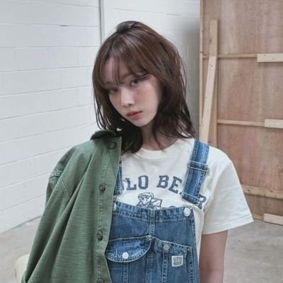 aesthequee's profile picture. side account @sce_an