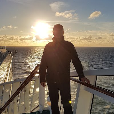 Uwek316114's profile picture. 