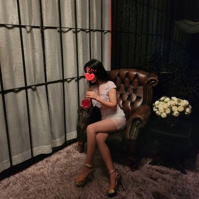 SharonC18623056's profile picture. 세종 82년/174,86 야금 85년/159,49 서로 사랑하는 부부에요~~ 모임도 좋아하구~ 노래방도 좋아해요∼~ 참고로 골프는 120타 칩니다~