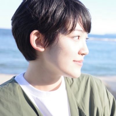 医大生と書家。F1好き。大学では「MEdit Lab」で医学を学びながらゲーム作りを楽しんでいます。