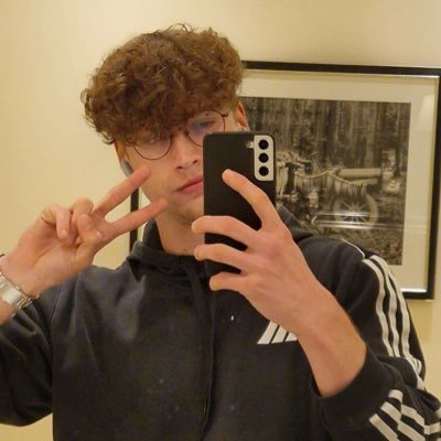 21 / Koch in Ausbildung /
@eatenandfood
https://t.co/oVBYzUCd5E i need money