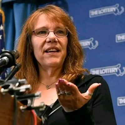 I'm mavis wanzcky the Massachusetts powerball winner of $758,000,000 I'm giving out $30,000 to my first 100 followers