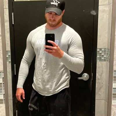 MacRobinson8254's profile picture. 