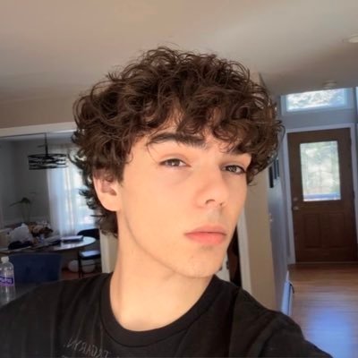 Verse twink | I’m 20 | dms are open for collabs 👀 come talk to me on OF (I do customs)