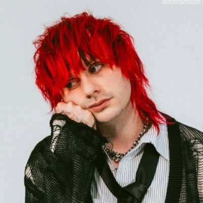 updates, content and silly jokes on a cool dude named michael clifford !