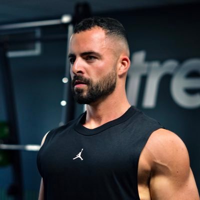 I Help Men Rebuild Their Physique, Confidence & Mindset