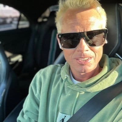 ademendris10's profile picture. 