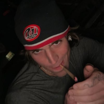 lockerroomlore's profile picture. no man is above the Laur. @girlsloveromano