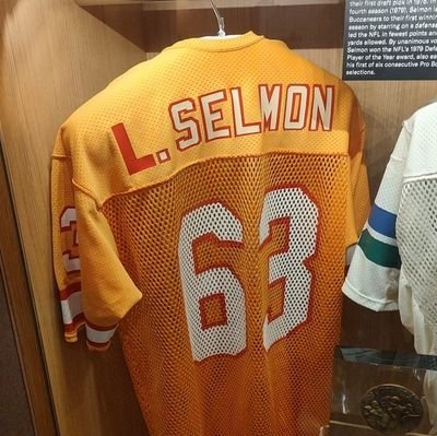 Retired 30 years USAF. On to 2nd career! DMs without asking = immediate block. Married. #WeAreTheKrewe #GoBolts #RaysUp #GoNoles