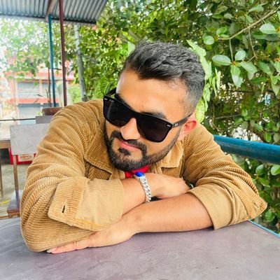 जिन्दगी एक रणभूमि हो!!जहाँ अन्तिम साससम्म युद्ध चलिरहन्छ।।त्यही युद्धको एक योद्धा हुँ!!
मनछुने रचनहरू...
👉https://t.co/cjQHJr1pgc🙏