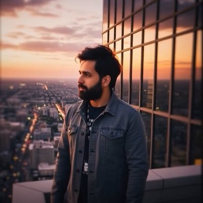 malikzain2k14's profile picture. My friends says i am a good photographer 😎