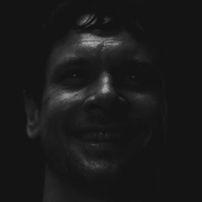 30. Dad. Teaching assistant. A lover of South Korean cinema. Horror and film fanatic. Gore. Occasional gamer.
