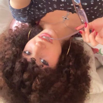 Pretty face, bad intentions 💋🌺❤️🔥 Your sweet and spicy trans latina girl next door with the tastiest candy ✨🍭