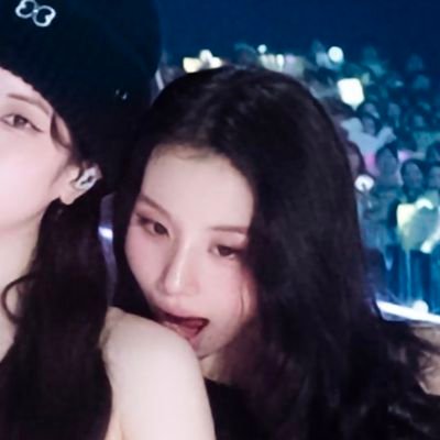 ForYourGuitar's profile picture. Myoi Mina's strongest soldier • Any pronouns