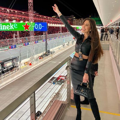 SciencesetVous's profile picture. ‘Trust yourself, one important key to success is self confidence’.  Book addict 📚, lover of beverages ☕️, obsessed with 🍫🍫🍫. GOD BLESS AMERICA 🇺🇲❤️