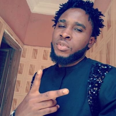 TnotesE's profile picture. fashionista,Good vibes,bag chaser.💰💸