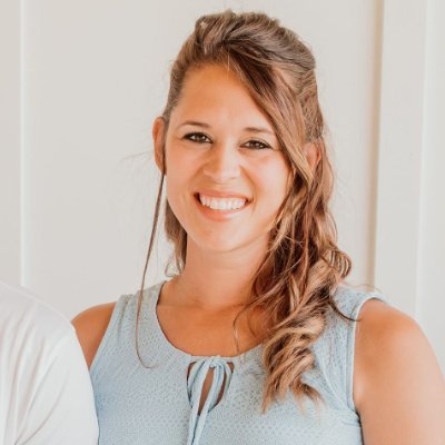hilesash's profile picture. "I’m a Real Estate Broker passionate about guiding new agents to success while helping clients buy and sell homes with confidence while raising two daughters.