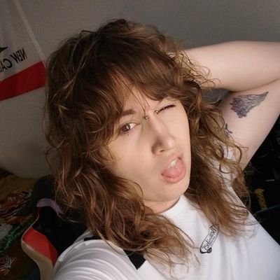 zsopiinha's profile picture. artista megalomaníaca 
o "z" é mudo

 🏳️‍⚧️ ela/dela • she/her