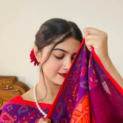 parulota174's profile picture. 