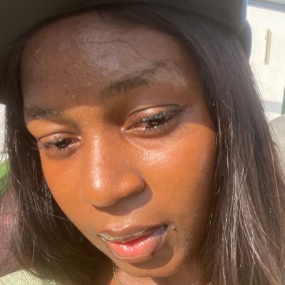 futa alumnus| project Manager| Virtual Assistant| Perfume vendor| smelling good is a lifestyle. 🌼