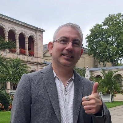SirGeoBaxter's profile picture. Politik und Philosophie sind für mich Hobbys. Wenn man es nicht versucht, wird man nie wissen, was wirklich unser Bestes war.