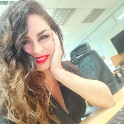 Licenciada en Periodismo y Community Manager. Redactora y presentadora en Onda Cádiz. Madre de Jimena.
