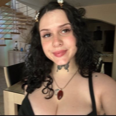 22♌️♎️♒️ @halsey (INTJ) + some bad gold/ plat valorant player who mains no one
