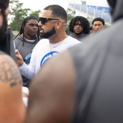 @UWFFOOTBALL The University of West Florida Defensive Line coach/Recruiting Coordinator. #StoptheRun #Deathrow🏴☠️
