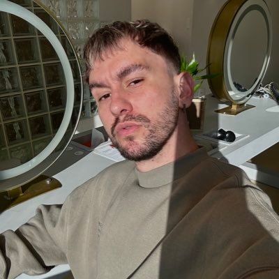 Perfil profissional no Insta @ igoorreal, segue lá Geralmente aqui eu falou algumas muitas merdas e o Twitter é um pouco meu diário