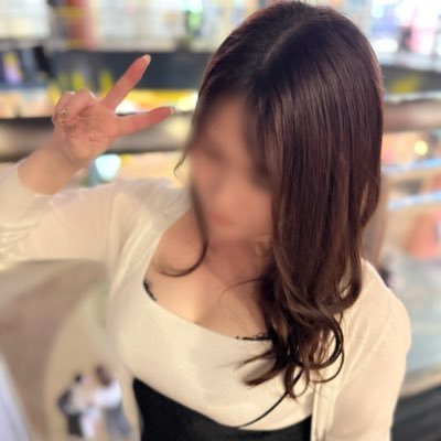 旦那のNTR癖を満たしてあげたい40代子持ち主婦の日常。旦那が大好きなメンヘラ女。お酒とアニメを愛しています。妻ちゃんって呼んでね♡妻NTR報告用@nyatadumaNTR2 変態旦那@nyatarou_NTR
