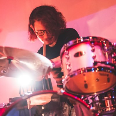 cajon / drums / percussion / José / The Flying Gogh / Sax Trio Caravan / 長野県のカホンメーカーCHAANYと共同開発したアクリル打面カホン“Caleb”発売中。