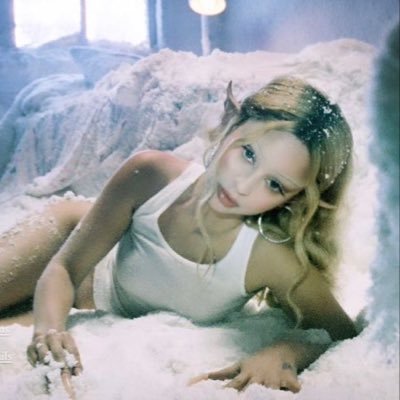 0xyangel's profile picture. ur junkie gf