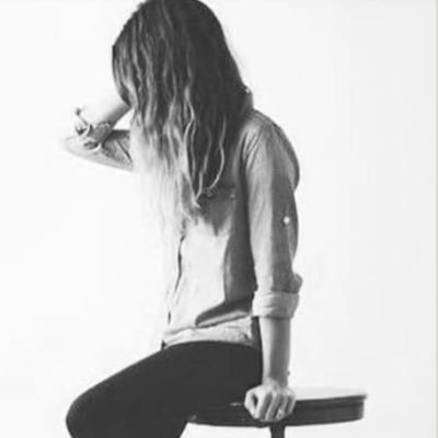 gestionnaire de paie et blogger. mes tweets n’engagent que moi. féministe, environnementale, politique et un peu beaucoup fashionnista 🌺