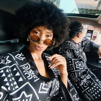 Don't Follow Me.
I Don't Tweet.
🍿Just Here For The Show!🍿
But #Still Your Bottle Of Boitumelo Though!🙃
