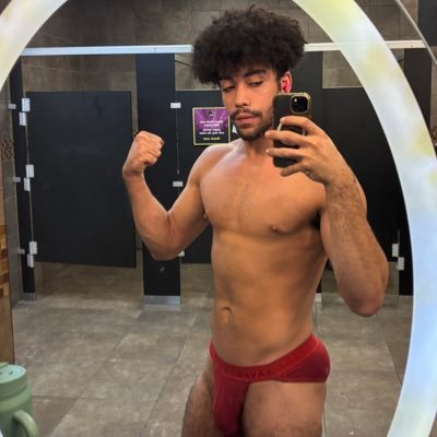 da aspiring actor, rapper, BISEXUAL KYNG . only fans link below. 🍆YOU ARE IN THE TOP 9% OF ALL CREATORS!🍑