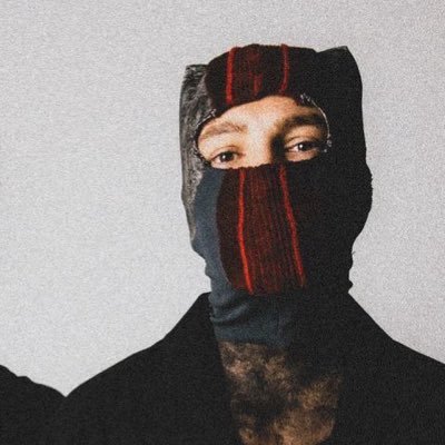 ItsMeDamien135's profile picture. Life ain’t always empty |-/