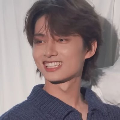 for seventeens lead dancer #준 | tweet ‘@thinkabtwjh junhui’ for a jun picture!