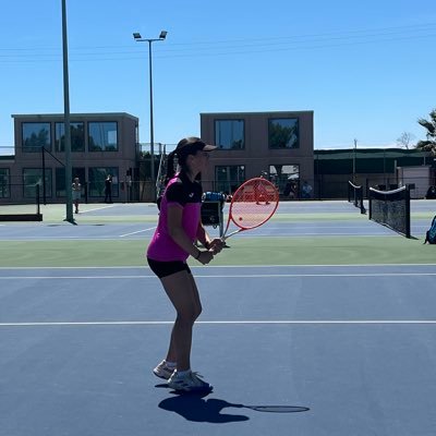 IveeetB's profile picture. 