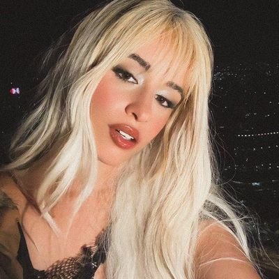 ㅤㅤ ㅤ 🎸 pág. 73, Oxe Baby. ────﹫𝐆𝘂𝗶𝘁𝗮𝗿𝗉𝗅𝖺𝗒𝖾𝗋, ﹫𝐒inger and ﹫Model