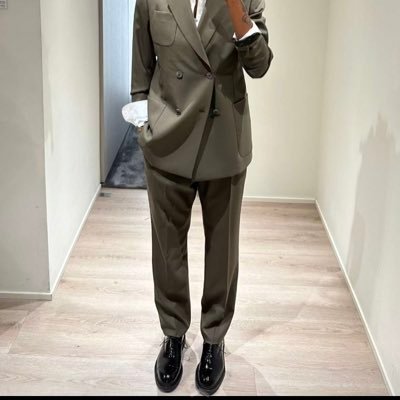 lnrwjB's profile picture. East egg