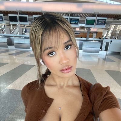 Lyra_404's profile picture. Kindness matters ✨
Sunshine in a word of chaos 
Meow 😻💞