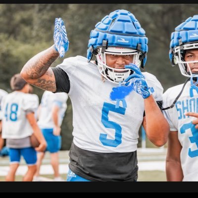 200lb RB over 4000 yards total yards in high school… cell: 843-909-8528