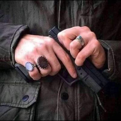 اللهم صل على محمد وآل محمد وعجل فرجهم الشريف