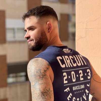 unax_a's profile picture. flight attendant & financial markets | based in Schiphol.