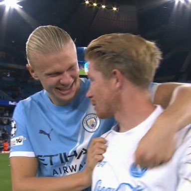 “Some are born here , some drawn here but we all call it home” @mancity 🩵